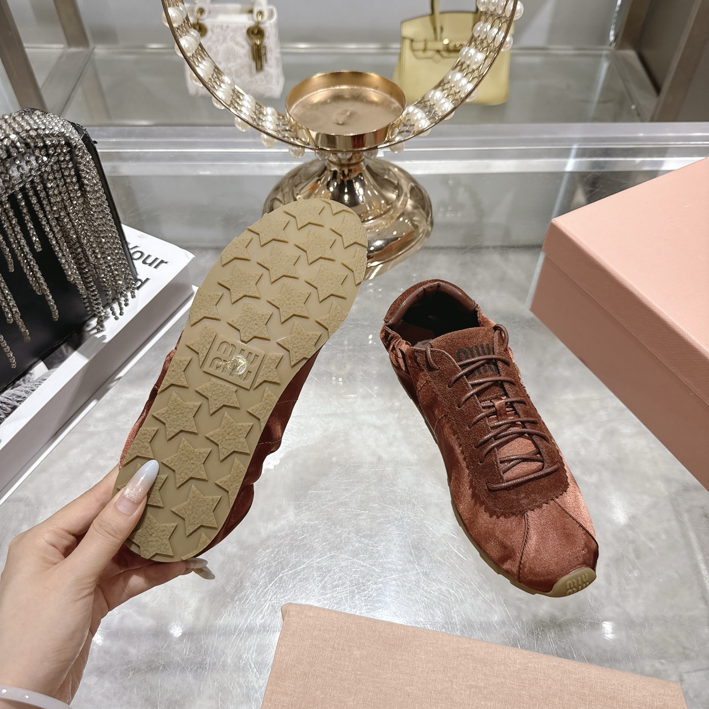 0f9b0eb6a38e05431fe02d8a4ca2014e_1764150200_9015.jpg
